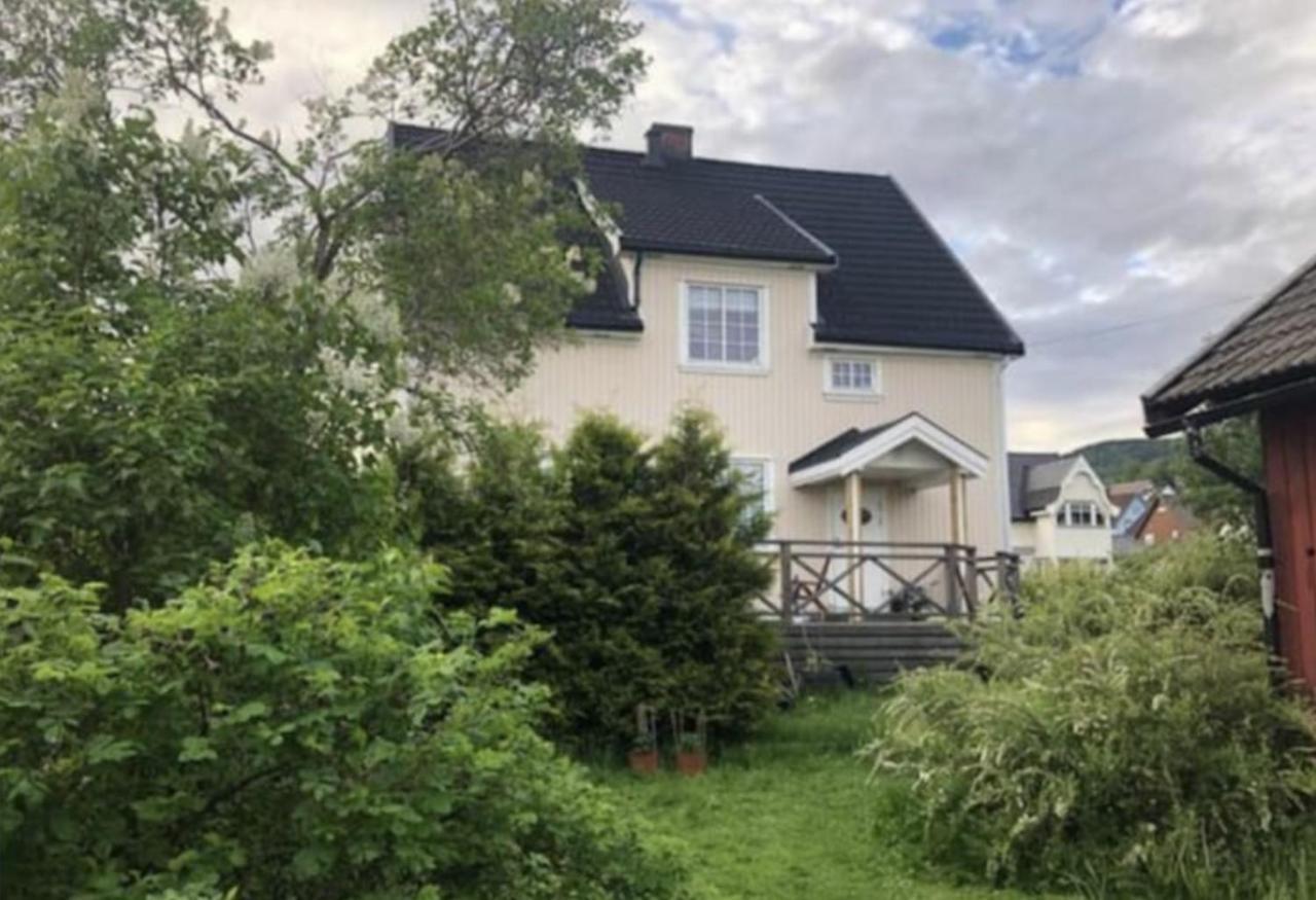 Lys Og Sentral Leilighet Med Terrasse Og Hage Apartamento Lillehammer Exterior foto
